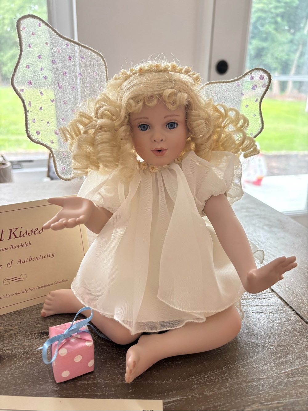 Georgetown Collection, Angle Kisses Collectible Porcelain Doll